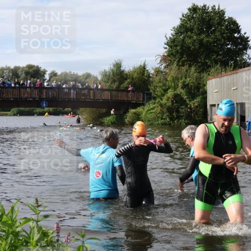 31.08.2025 - Elbe Triathlon Hamburg Luisa Fischer http://msf.ph/oto/8685644 31.08.2025 10:40:06 Schwimmen 1295, 1386, 1446 meine-sportfotos.de