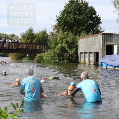 31.08.2025 - Elbe Triathlon Hamburg Luisa Fischer http://msf.ph/oto/8685703 31.08.2025 10:40:47 Schwimmen 1376, 1384, 1389, 1434, 1454 meine-sportfotos.de