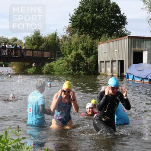 31.08.2025 - Elbe Triathlon Hamburg Luisa Fischer http://msf.ph/oto/8685722 31.08.2025 10:40:54 Schwimmen 1384, 1389, 1434, 1454, 1486 meine-sportfotos.de