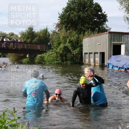 31.08.2025 - Elbe Triathlon Hamburg Luisa Fischer http://msf.ph/oto/8685746 31.08.2025 10:41:00 Schwimmen 1367, 1378, 1389, 1454, 1479, 1486 meine-sportfotos.de
