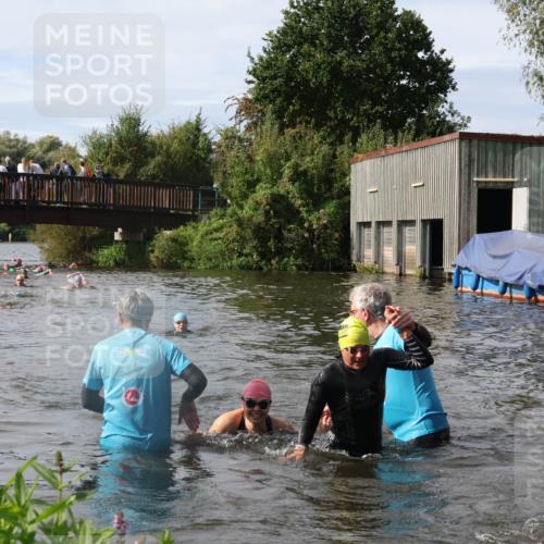 31.08.2025 - Elbe Triathlon Hamburg Luisa Fischer http://msf.ph/oto/8685747 31.08.2025 10:41:00 Schwimmen 1367, 1378, 1389, 1454, 1479, 1486 meine-sportfotos.de