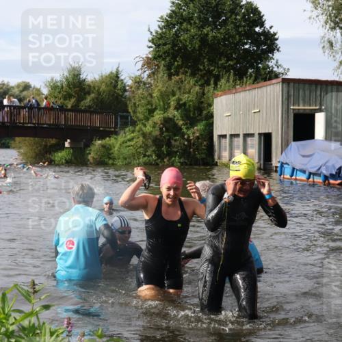 31.08.2025 - Elbe Triathlon Hamburg Luisa Fischer http://msf.ph/oto/8685756 31.08.2025 10:41:02 Schwimmen 1367, 1378, 1479, 1486 meine-sportfotos.de