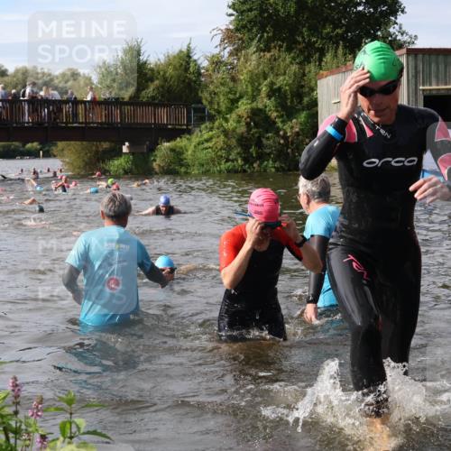 31.08.2025 - Elbe Triathlon Hamburg Luisa Fischer http://msf.ph/oto/8685809 31.08.2025 10:41:22 Schwimmen 1404, 1408, 1465, 1494 meine-sportfotos.de