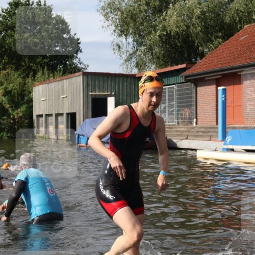 31.08.2025 - Elbe Triathlon Hamburg Luisa Fischer http://msf.ph/oto/8685881 31.08.2025 10:41:52 Schwimmen 1345, 1370, 1375, 1381, 1393, 1442, 1449, 1484, 1487 meine-sportfotos.de