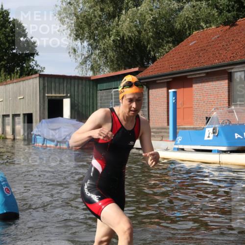 31.08.2025 - Elbe Triathlon Hamburg Luisa Fischer http://msf.ph/oto/8685882 31.08.2025 10:41:52 Schwimmen 1345, 1370, 1375, 1381, 1393, 1442, 1449, 1484, 1487 meine-sportfotos.de