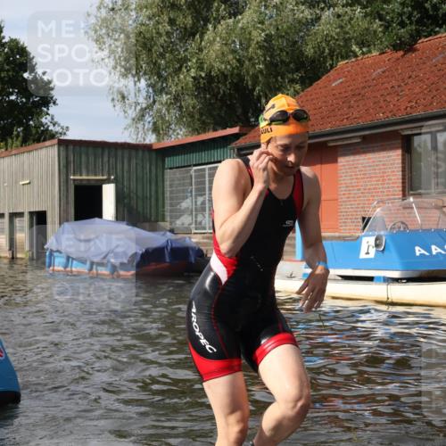 31.08.2025 - Elbe Triathlon Hamburg Luisa Fischer http://msf.ph/oto/8685884 31.08.2025 10:41:52 Schwimmen 1345, 1370, 1375, 1381, 1393, 1442, 1449, 1484, 1487 meine-sportfotos.de