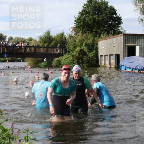 31.08.2025 - Elbe Triathlon Hamburg Luisa Fischer http://msf.ph/oto/8685888 31.08.2025 10:41:56 Schwimmen 1345, 1365, 1375, 1381, 1382, 1393, 1428, 1449, 1484, 1487 meine-sportfotos.de