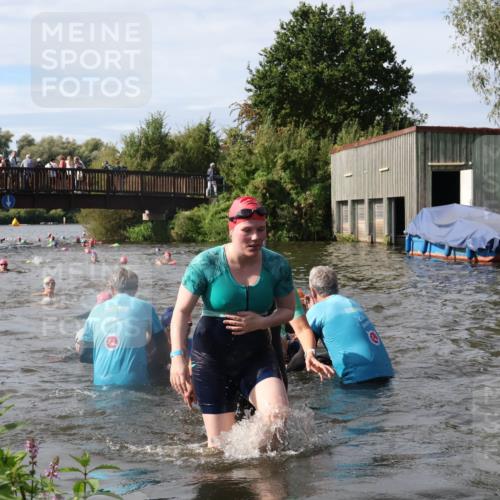 31.08.2025 - Elbe Triathlon Hamburg Luisa Fischer http://msf.ph/oto/8685890 31.08.2025 10:41:57 Schwimmen 1365, 1375, 1381, 1382, 1393, 1428, 1449, 1484, 1487, 1498 meine-sportfotos.de