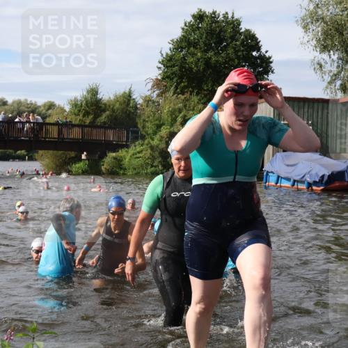 31.08.2025 - Elbe Triathlon Hamburg Luisa Fischer http://msf.ph/oto/8685897 31.08.2025 10:41:58 Schwimmen 1365, 1375, 1381, 1382, 1393, 1413, 1428, 1449, 1484, 1487, 1498 meine-sportfotos.de