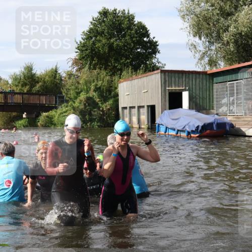 31.08.2025 - Elbe Triathlon Hamburg Luisa Fischer http://msf.ph/oto/8685924 31.08.2025 10:42:03 Schwimmen 1365, 1375, 1381, 1382, 1393, 1395, 1411, 1413, 1416, 1425, 1428, 1450, 1484, 1487, 1498 meine-sportfotos.de
