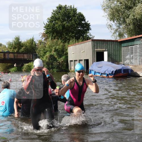 31.08.2025 - Elbe Triathlon Hamburg Luisa Fischer http://msf.ph/oto/8685926 31.08.2025 10:42:04 Schwimmen 1365, 1381, 1382, 1393, 1395, 1411, 1413, 1416, 1425, 1428, 1433, 1450, 1484, 1487, 1498 meine-sportfotos.de