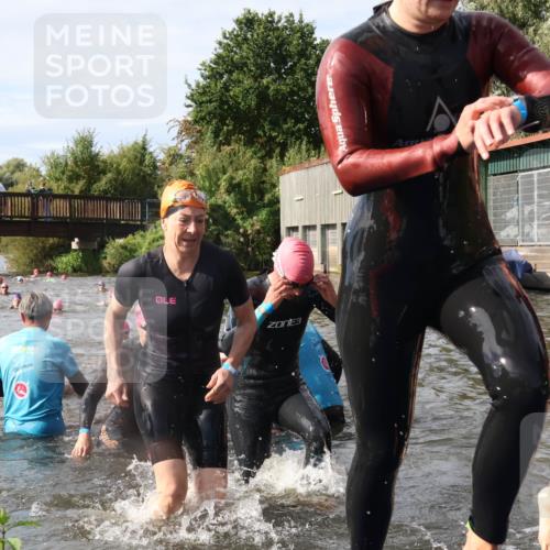 31.08.2025 - Elbe Triathlon Hamburg Luisa Fischer http://msf.ph/oto/8685935 31.08.2025 10:42:06 Schwimmen 1365, 1382, 1393, 1395, 1407, 1410, 1411, 1413, 1416, 1425, 1428, 1433, 1450, 1487, 1498 meine-sportfotos.de