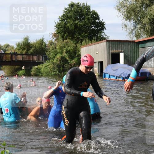 31.08.2025 - Elbe Triathlon Hamburg Luisa Fischer http://msf.ph/oto/8685946 31.08.2025 10:42:08 Schwimmen 1357, 1382, 1395, 1407, 1410, 1411, 1413, 1416, 1425, 1428, 1433, 1450, 1498 meine-sportfotos.de