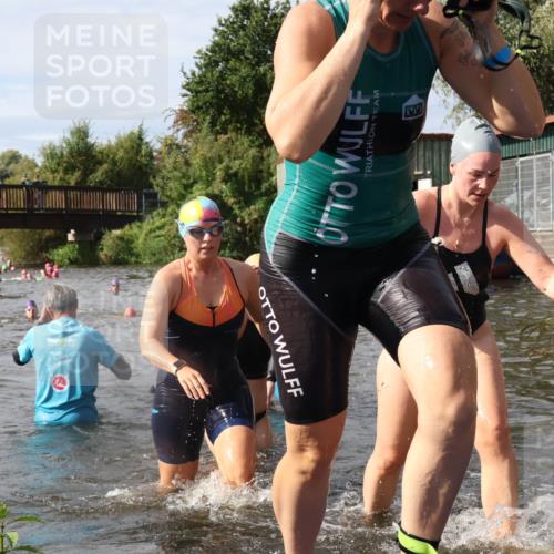 31.08.2025 - Elbe Triathlon Hamburg Luisa Fischer http://msf.ph/oto/8685975 31.08.2025 10:42:14 Schwimmen 1357, 1395, 1407, 1410, 1411, 1416, 1425, 1433, 1436, 1450 meine-sportfotos.de