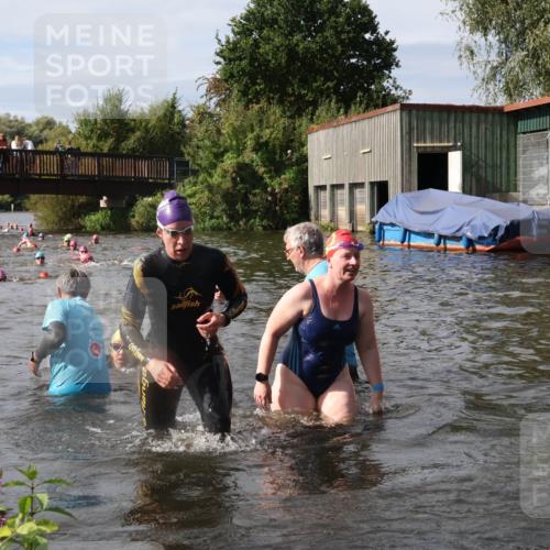 31.08.2025 - Elbe Triathlon Hamburg Luisa Fischer http://msf.ph/oto/8686035 31.08.2025 10:42:31 Schwimmen 1398, 1399, 1400, 1458, 1495 meine-sportfotos.de