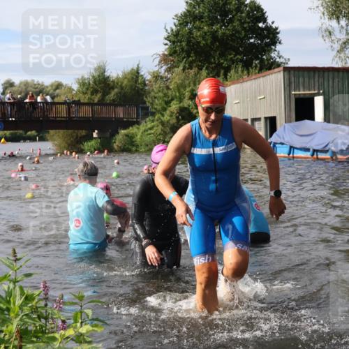 31.08.2025 - Elbe Triathlon Hamburg Luisa Fischer http://msf.ph/oto/8686080 31.08.2025 10:42:53 Schwimmen 988, 1358, 1366, 1383, 1394, 1435, 1474, 1481 meine-sportfotos.de