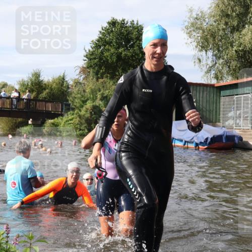 31.08.2025 - Elbe Triathlon Hamburg Luisa Fischer http://msf.ph/oto/8686204 31.08.2025 10:43:24 Schwimmen 1363, 1369, 1374, 1409, 1431, 1438, 1493 meine-sportfotos.de