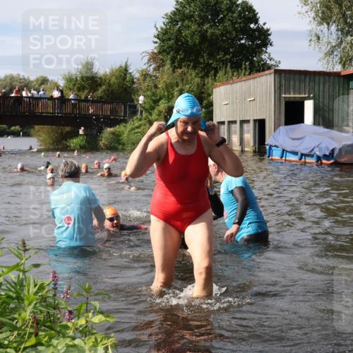 31.08.2025 - Elbe Triathlon Hamburg Luisa Fischer http://msf.ph/oto/8686236 31.08.2025 10:43:32 Schwimmen 1363, 1369, 1438, 1466, 1476, 1507 meine-sportfotos.de