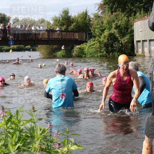 31.08.2025 - Elbe Triathlon Hamburg Luisa Fischer http://msf.ph/oto/8686305 31.08.2025 10:43:50 Schwimmen 1356, 1396, 1406, 1421, 1441, 1475, 1497 meine-sportfotos.de