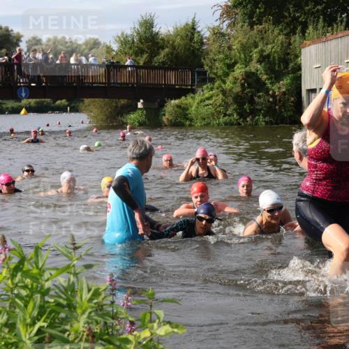 31.08.2025 - Elbe Triathlon Hamburg Luisa Fischer http://msf.ph/oto/8686313 31.08.2025 10:43:51 Schwimmen 1356, 1361, 1396, 1406, 1421, 1430, 1441, 1475, 1497 meine-sportfotos.de
