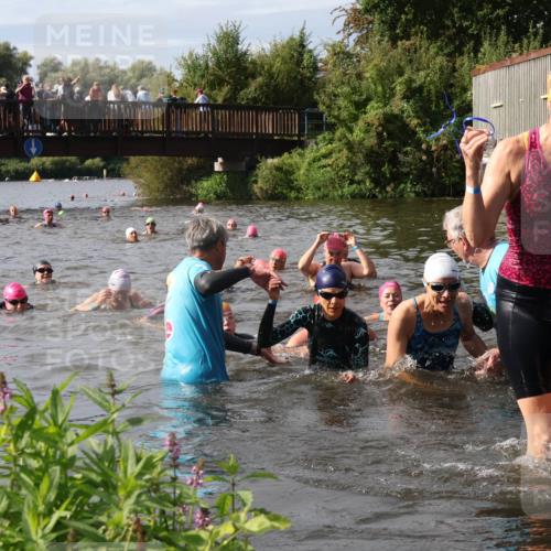 31.08.2025 - Elbe Triathlon Hamburg Luisa Fischer http://msf.ph/oto/8686315 31.08.2025 10:43:52 Schwimmen 1356, 1361, 1396, 1406, 1421, 1430, 1441, 1475, 1497 meine-sportfotos.de
