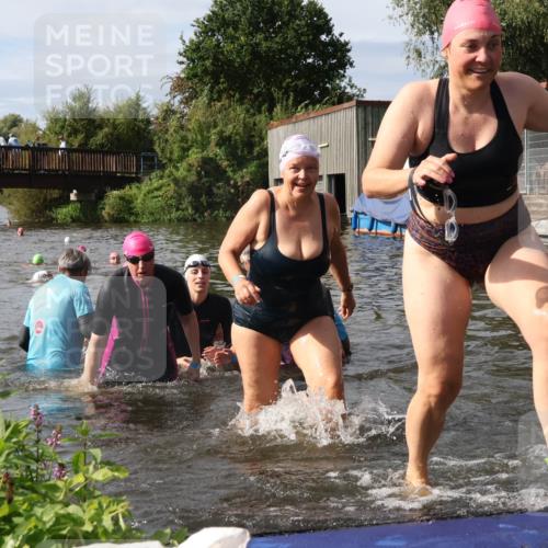 31.08.2025 - Elbe Triathlon Hamburg Luisa Fischer http://msf.ph/oto/8686362 31.08.2025 10:44:04 Schwimmen 1356, 1360, 1361, 1362, 1377, 1430, 1467, 1500, 1502, 1503 meine-sportfotos.de