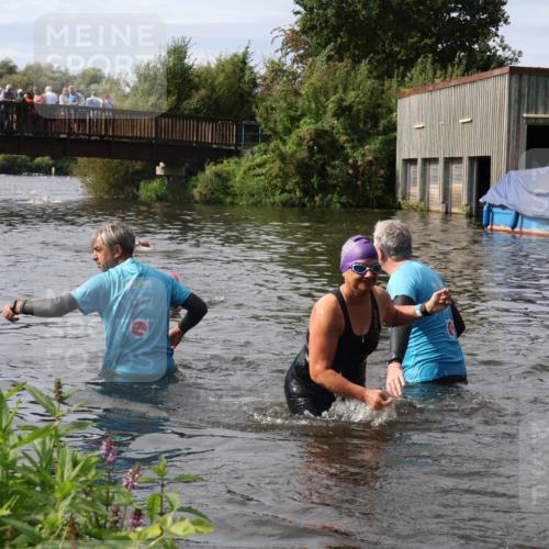 31.08.2025 - Elbe Triathlon Hamburg Luisa Fischer http://msf.ph/oto/8686510 31.08.2025 10:46:10 Schwimmen 1397, 1490 meine-sportfotos.de