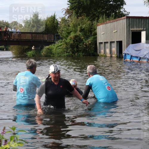 31.08.2025 - Elbe Triathlon Hamburg Luisa Fischer http://msf.ph/oto/8686688 31.08.2025 10:48:08 Schwimmen 1464, 1523, 1615 meine-sportfotos.de