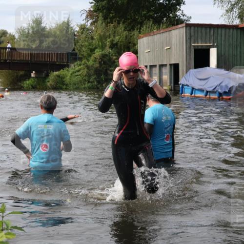 31.08.2025 - Elbe Triathlon Hamburg Luisa Fischer http://msf.ph/oto/8686832 31.08.2025 10:50:09 Schwimmen 1610 meine-sportfotos.de
