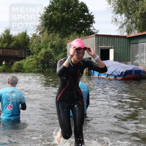 31.08.2025 - Elbe Triathlon Hamburg Luisa Fischer http://msf.ph/oto/8686835 31.08.2025 10:50:10 Schwimmen 1512, 1610 meine-sportfotos.de
