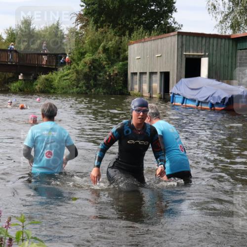 31.08.2025 - Elbe Triathlon Hamburg Luisa Fischer http://msf.ph/oto/8686973 31.08.2025 10:51:32 Schwimmen 1531, 1556 meine-sportfotos.de