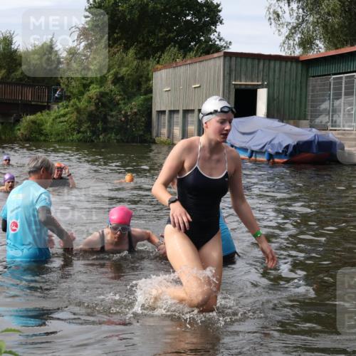 31.08.2025 - Elbe Triathlon Hamburg Luisa Fischer http://msf.ph/oto/8686998 31.08.2025 10:51:45 Schwimmen 1553, 1618 meine-sportfotos.de