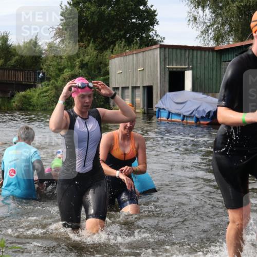 31.08.2025 - Elbe Triathlon Hamburg Luisa Fischer http://msf.ph/oto/8687028 31.08.2025 10:52:00 Schwimmen 1519, 1532, 1536, 1552, 1561, 1562, 1571, 1595, 1597 meine-sportfotos.de