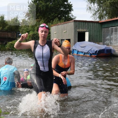 31.08.2025 - Elbe Triathlon Hamburg Luisa Fischer http://msf.ph/oto/8687029 31.08.2025 10:52:00 Schwimmen 1519, 1532, 1536, 1552, 1561, 1562, 1571, 1595, 1597 meine-sportfotos.de