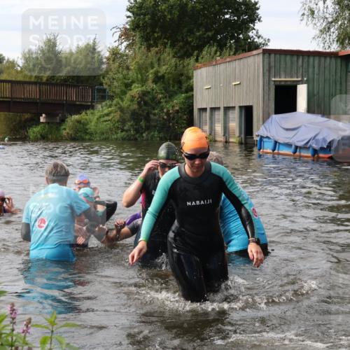 31.08.2025 - Elbe Triathlon Hamburg Luisa Fischer http://msf.ph/oto/8687047 31.08.2025 10:52:08 Schwimmen 1516, 1519, 1521, 1527, 1532, 1541, 1545, 1561, 1562, 1571, 1580, 1581, 1586 meine-sportfotos.de
