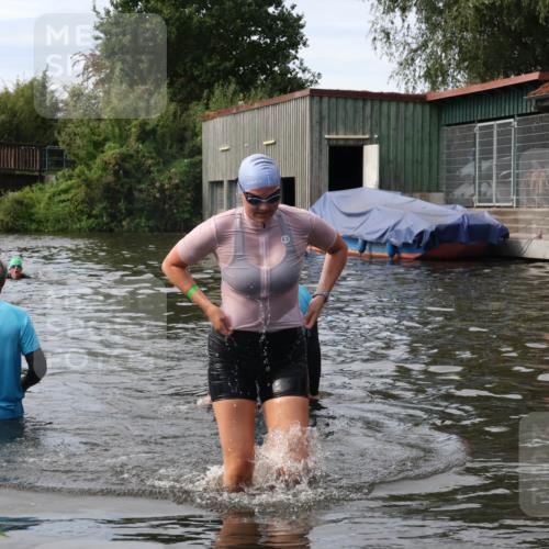 31.08.2025 - Elbe Triathlon Hamburg Luisa Fischer http://msf.ph/oto/8687108 31.08.2025 10:52:56 Schwimmen 1513 meine-sportfotos.de