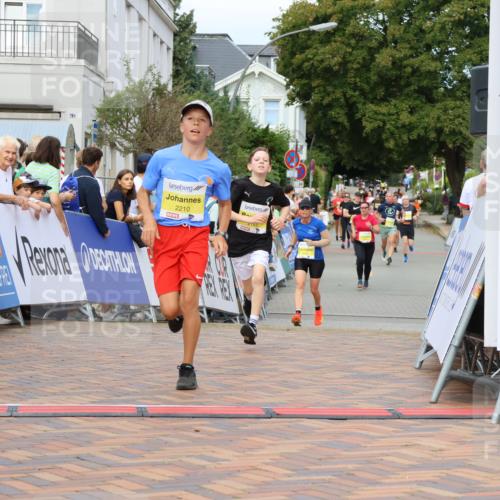 31.08.2025 - 21. Blankeneser Heldenlauf Strokosch-Dieckow http://msf.ph/oto/8687688 31.08.2025 10:30:05 Ziel 2210, 2260, 2169 meine-sportfotos.de