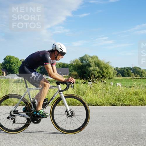 31.08.2025 - Elbe Triathlon Hamburg Michael Burmester http://msf.ph/oto/8688010 31.08.2025 08:39:35 Radfahren 172, 220 meine-sportfotos.de