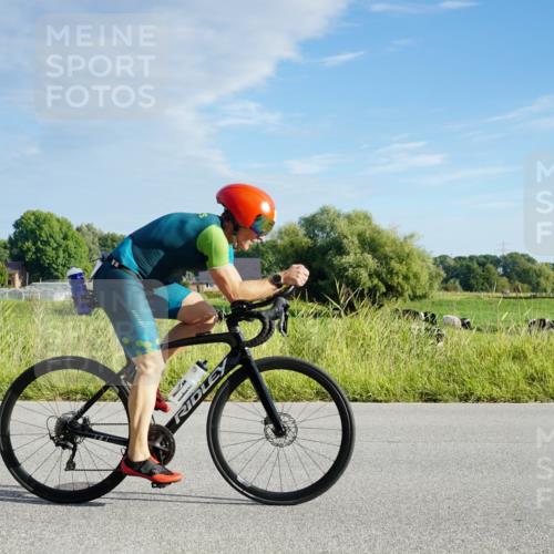 31.08.2025 - Elbe Triathlon Hamburg Michael Burmester http://msf.ph/oto/8688030 31.08.2025 08:40:48 Radfahren 219, 230 meine-sportfotos.de