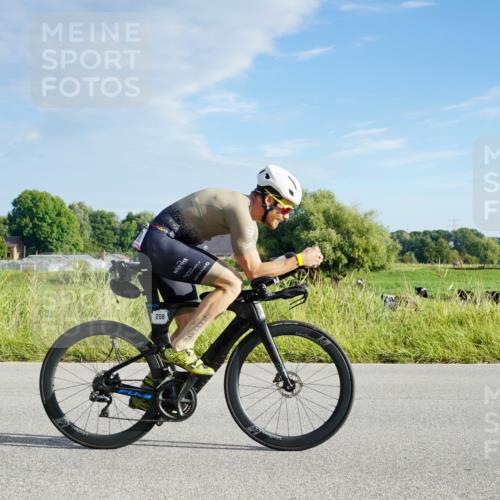 31.08.2025 - Elbe Triathlon Hamburg Michael Burmester http://msf.ph/oto/8688034 31.08.2025 08:41:03 Radfahren 208, 211 meine-sportfotos.de