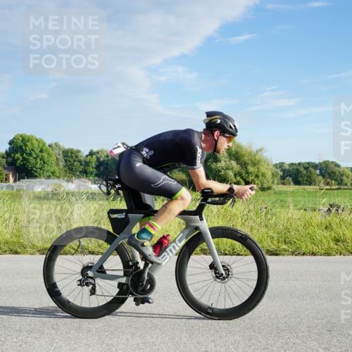 31.08.2025 - Elbe Triathlon Hamburg Michael Burmester http://msf.ph/oto/8688063 31.08.2025 08:42:51 Radfahren 231, 234 meine-sportfotos.de