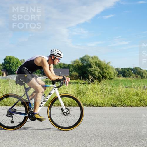 31.08.2025 - Elbe Triathlon Hamburg Michael Burmester http://msf.ph/oto/8688086 31.08.2025 08:44:25 Radfahren 192, 193 meine-sportfotos.de