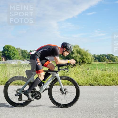 31.08.2025 - Elbe Triathlon Hamburg Michael Burmester http://msf.ph/oto/8688100 31.08.2025 08:45:26 Radfahren 212 meine-sportfotos.de