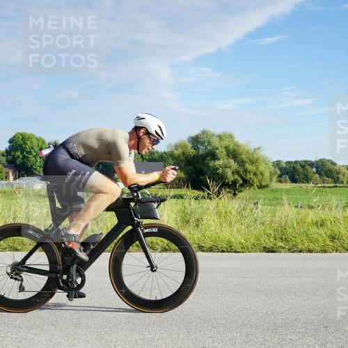 31.08.2025 - Elbe Triathlon Hamburg Michael Burmester http://msf.ph/oto/8688101 31.08.2025 08:45:39 Radfahren 197 meine-sportfotos.de