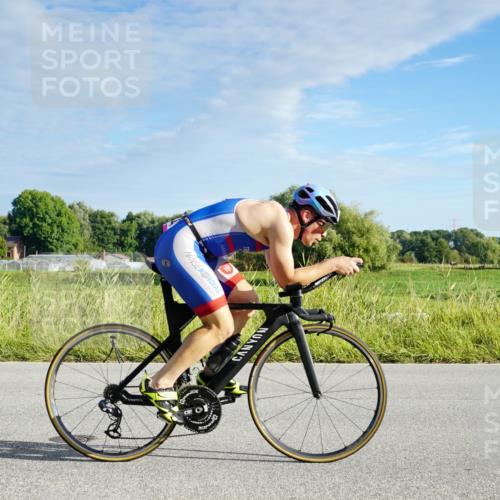 31.08.2025 - Elbe Triathlon Hamburg Michael Burmester http://msf.ph/oto/8688158 31.08.2025 08:49:24 Radfahren 210, 354 meine-sportfotos.de