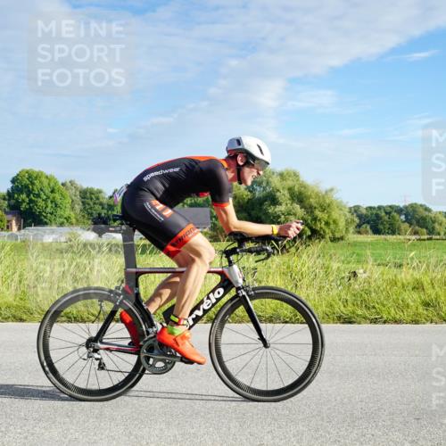 31.08.2025 - Elbe Triathlon Hamburg Michael Burmester http://msf.ph/oto/8688183 31.08.2025 08:50:35 Radfahren 214 meine-sportfotos.de