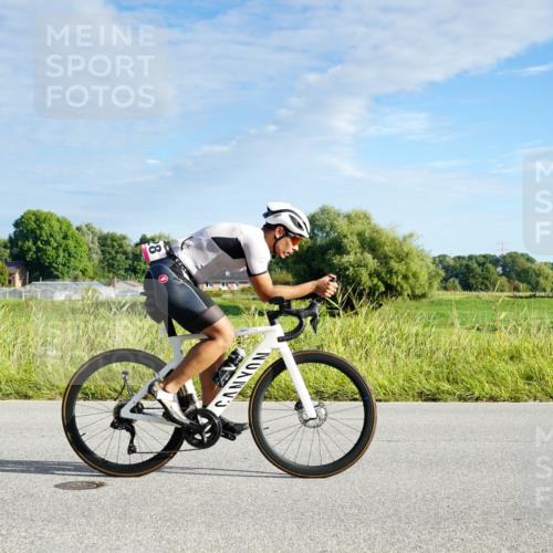 31.08.2025 - Elbe Triathlon Hamburg Michael Burmester http://msf.ph/oto/8688187 31.08.2025 08:51:27 Radfahren 228 meine-sportfotos.de