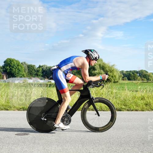 31.08.2025 - Elbe Triathlon Hamburg Michael Burmester http://msf.ph/oto/8688210 31.08.2025 08:52:33 Radfahren 300, 352 meine-sportfotos.de