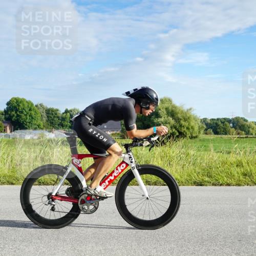 31.08.2025 - Elbe Triathlon Hamburg Michael Burmester http://msf.ph/oto/8688215 31.08.2025 08:52:54 Radfahren 230, 367, 369 meine-sportfotos.de