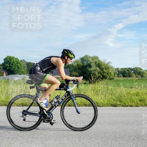 31.08.2025 - Elbe Triathlon Hamburg Michael Burmester http://msf.ph/oto/8688354 31.08.2025 08:57:14 Radfahren 185, 246, 298, 309, 348 meine-sportfotos.de